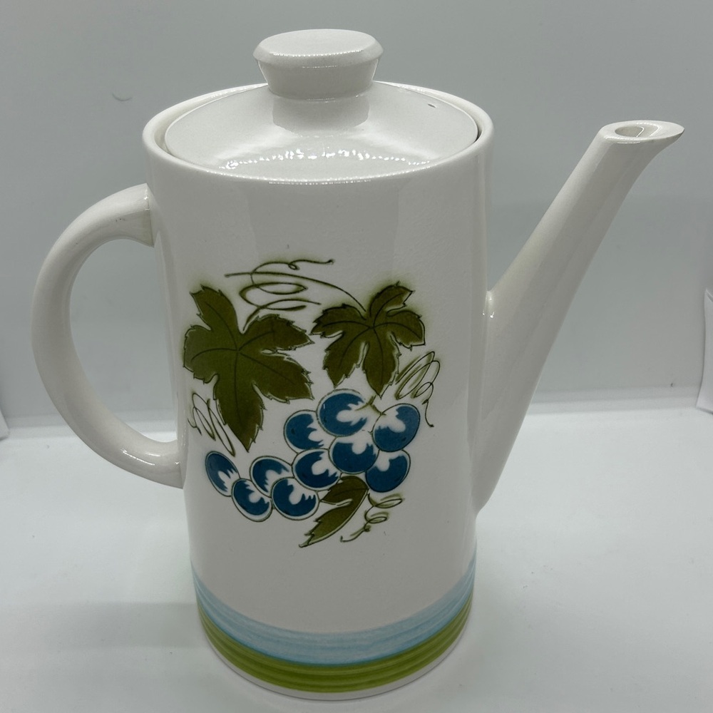 Vtg Harmony House Blue green Grapes 9.25" Ironstone Coffee Pot 9 Cup # 4265 - Picture 4 of 10